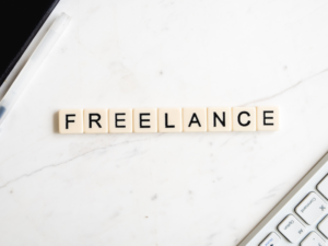 contratar uma assistente virtual freelancer