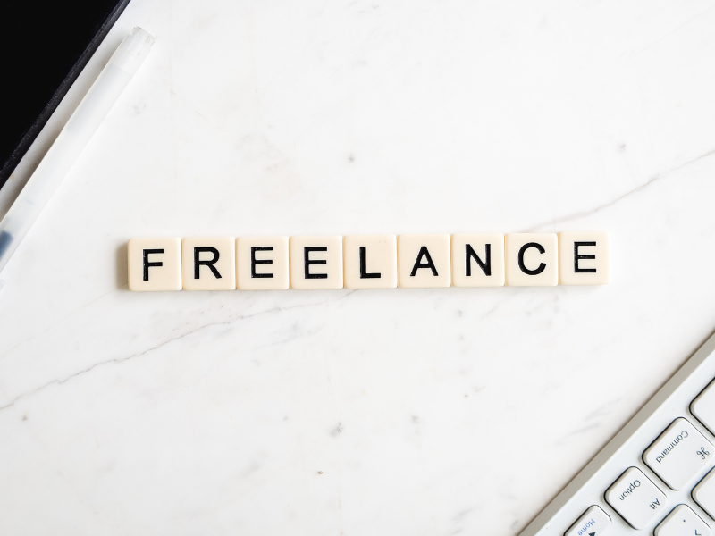 contratar uma assistente virtual freelancer